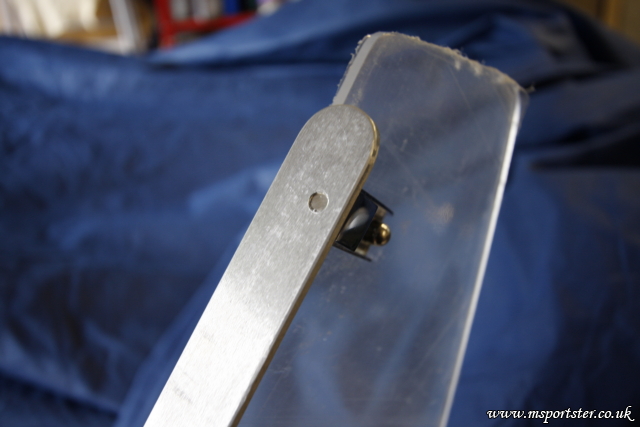 Screen mount