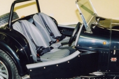 sport_seats_side_opendoor_m