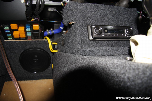 Centre console, and rear end